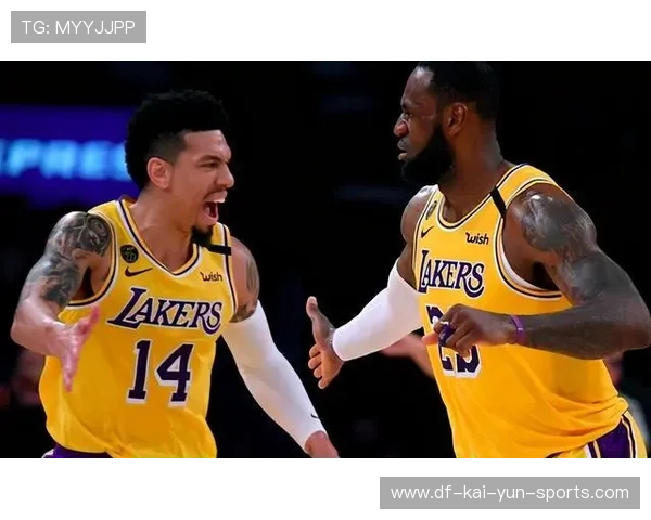 一次投篮成就永恒的瞬间，一次投篮比赛的作文